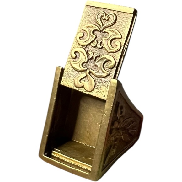18k Gold Plated Brass Poison Hidden Compartment Ring - Picture 3 of 10